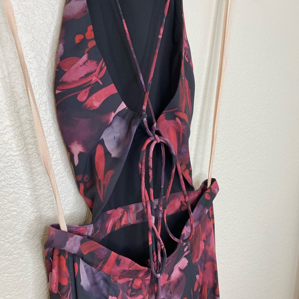 Fame and Partners Abstract Print Open Back Gown w/ Slit Wedding Guest | Size 0 - Picture 5 of 10